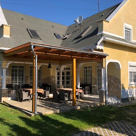 Pacsirta Apartman Lenti Buitenkant foto