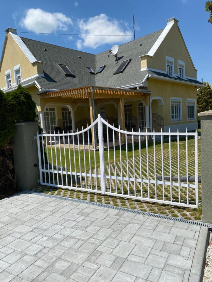 Pacsirta Apartman Lenti Buitenkant foto