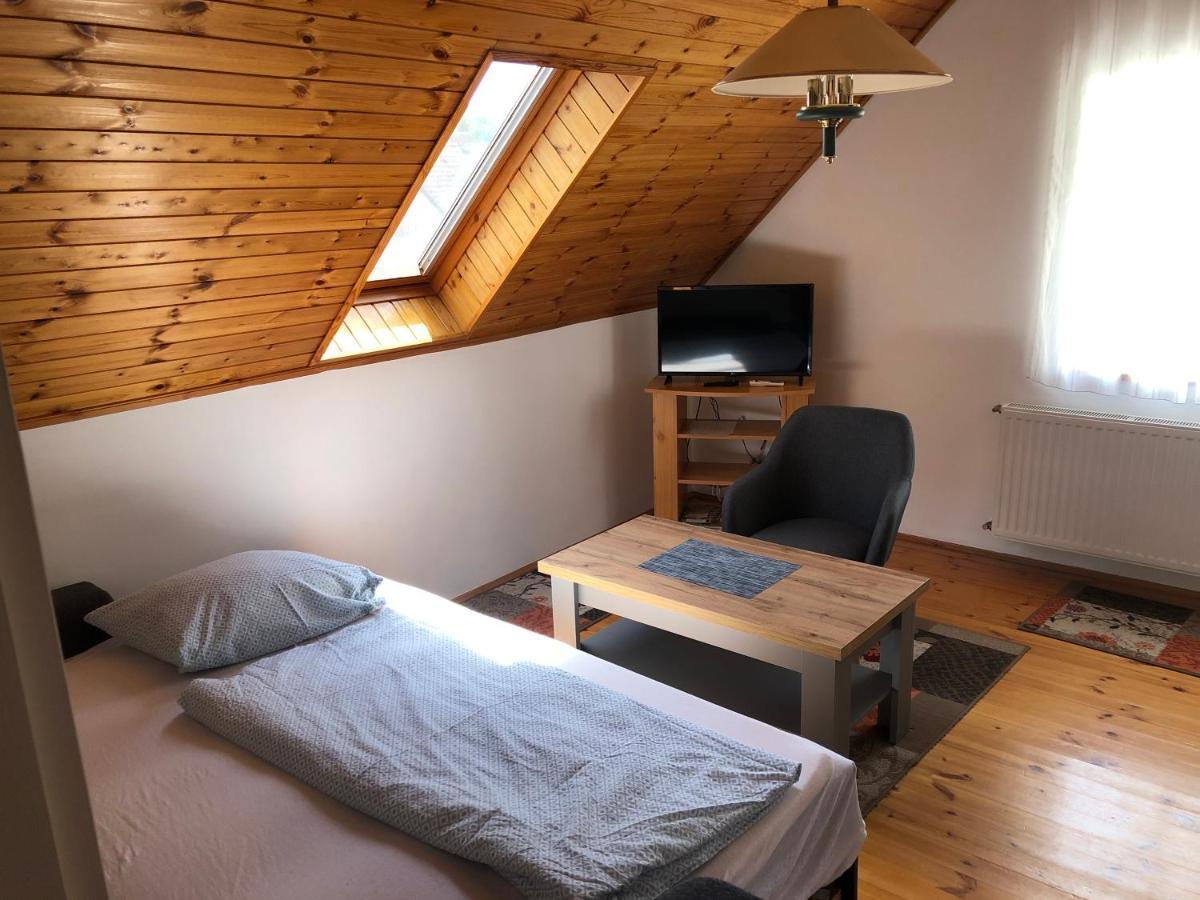 Pacsirta Apartman Lenti Buitenkant foto