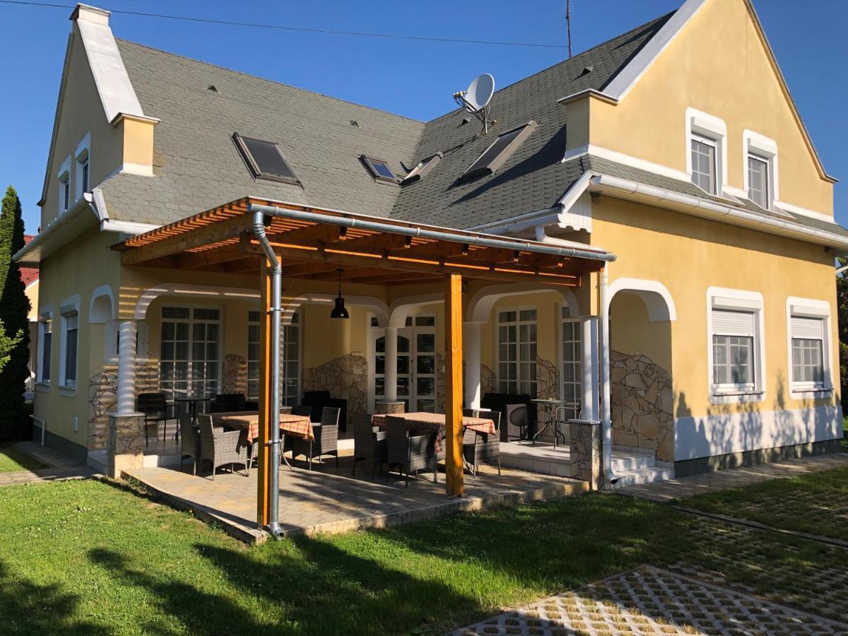 Pacsirta Apartman Lenti Buitenkant foto