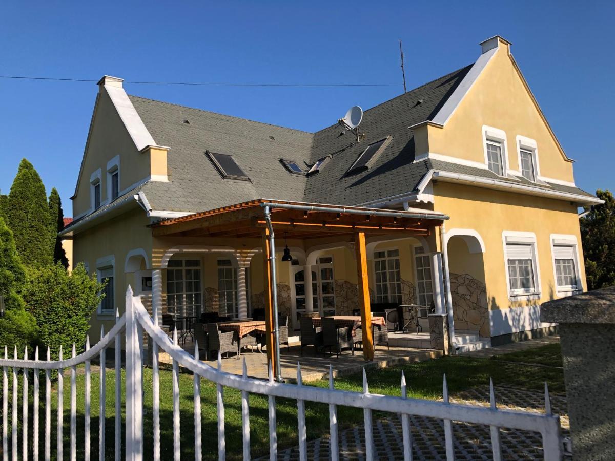 Pacsirta Apartman Lenti Buitenkant foto