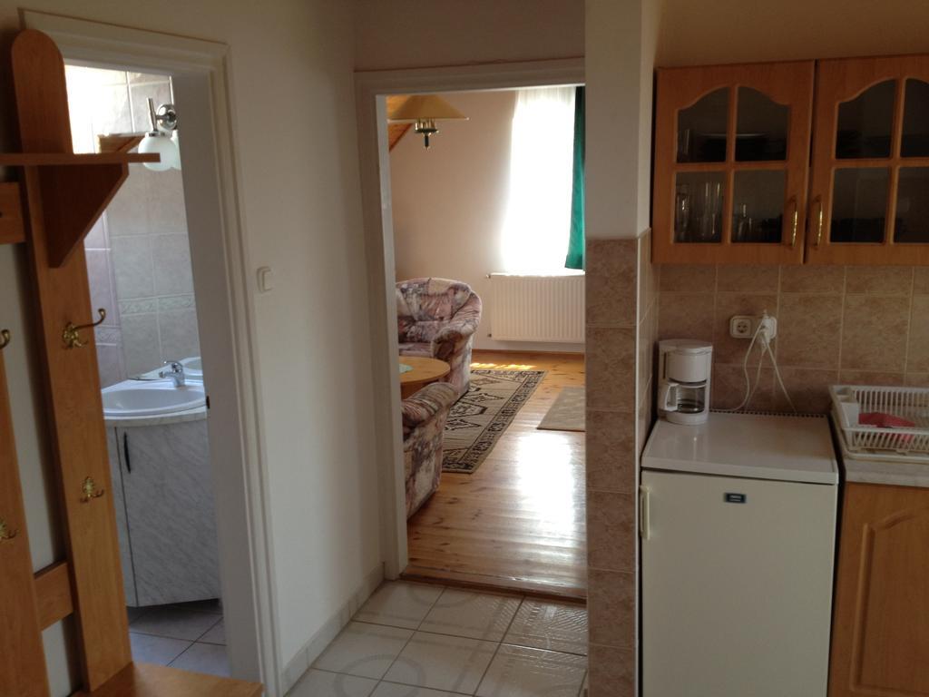 Pacsirta Apartman Lenti Kamer foto