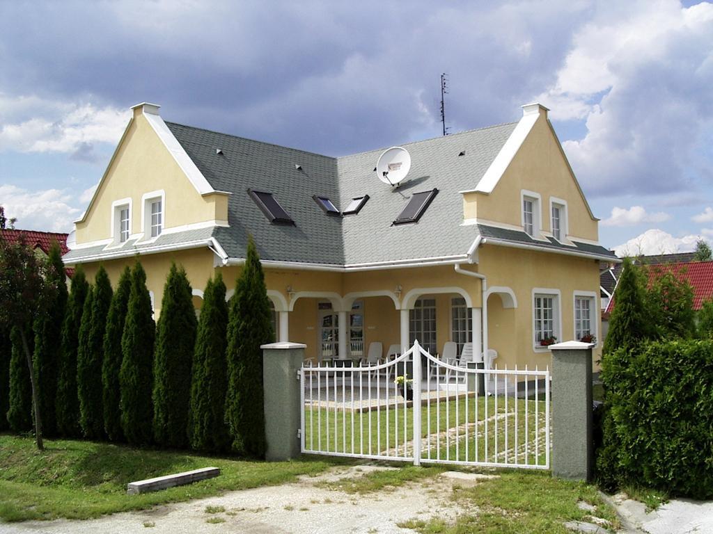 Pacsirta Apartman Lenti Kamer foto